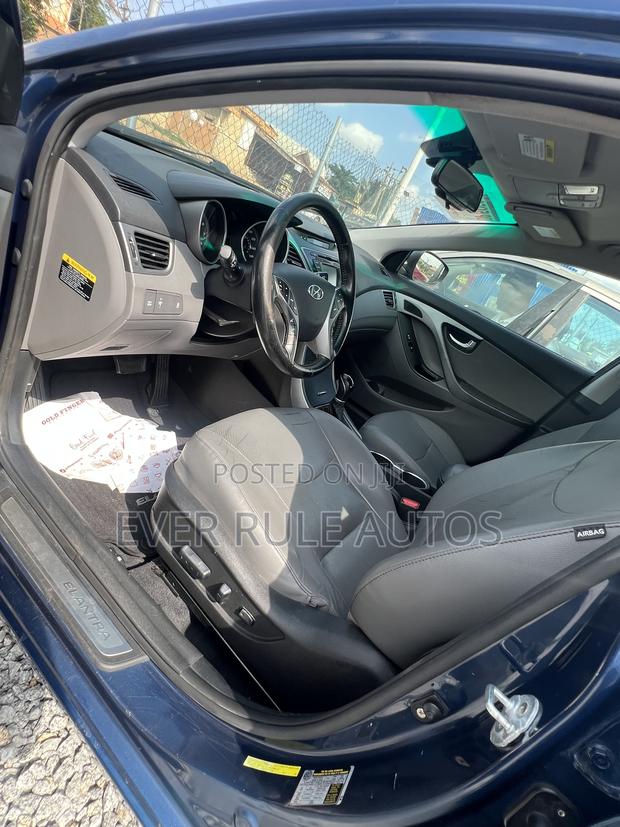 Hyundai Elantra Limited Sedan FWD (1.8L 4cyl 6A) 2016 Blue