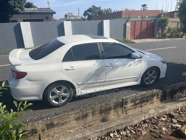 Toyota Corolla Altis 2013 White