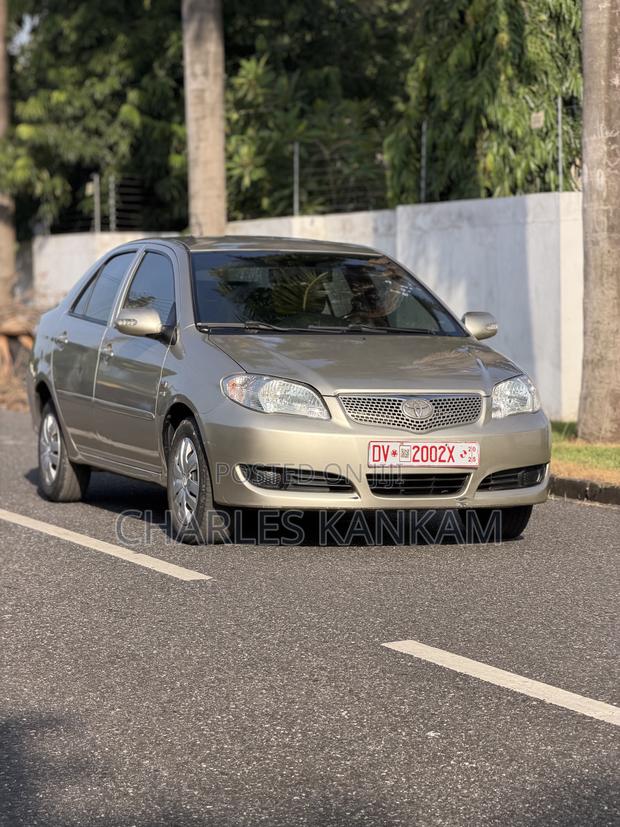 Toyota Vios 2010 Yellow