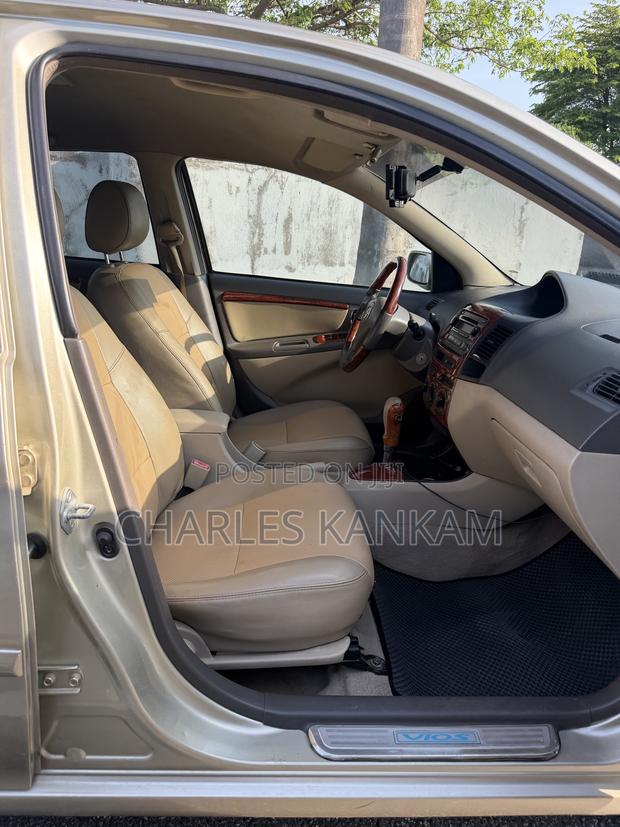 Toyota Vios 2010 Yellow