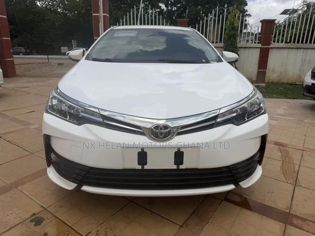 Toyota Corolla 2019 White