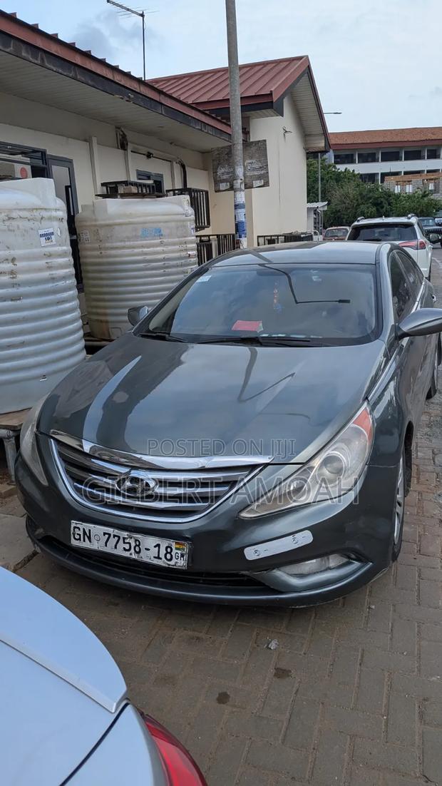 Hyundai Sonata GLS Sedan FWD (2.4L 4cyl 6A) 2012 Gray