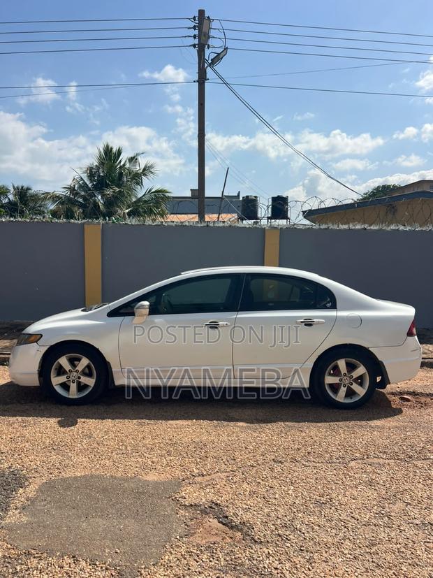 Honda Civic 1.8 5 Door Automatic 2010 White