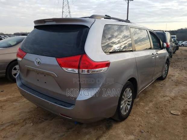 Toyota Sienna 2013 Gray