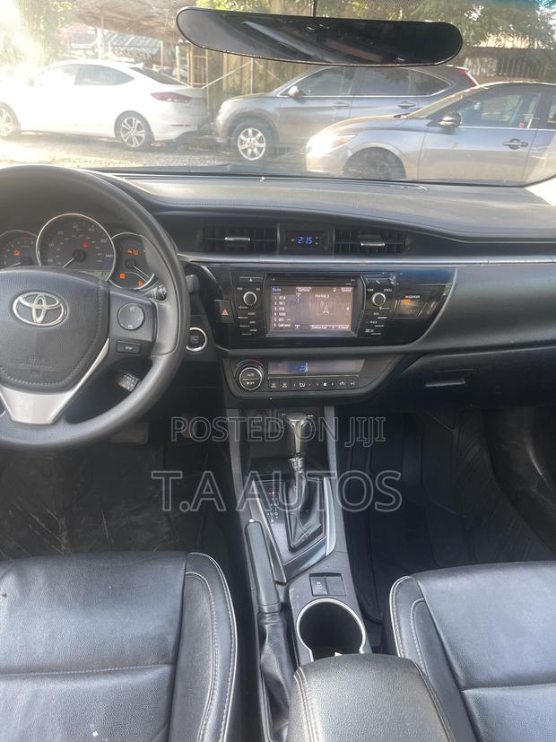 Toyota Corolla S 4dr Sedan (1.8L 4cyl CVT) 2015 White