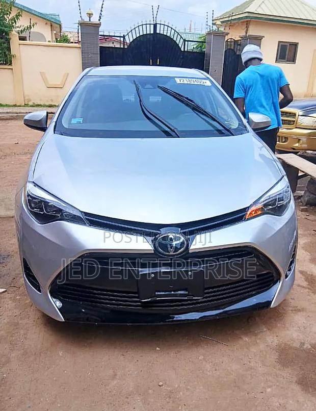 Toyota Corolla 2018 Silver