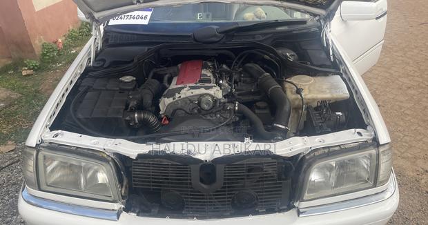 Mercedes-Benz C180 2025 White