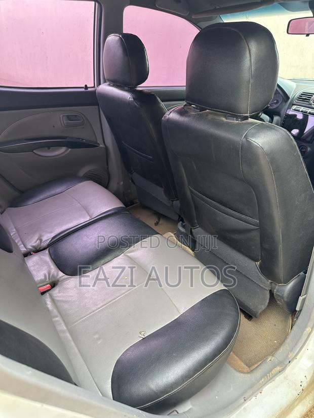 Kia Morning 2010 Off white