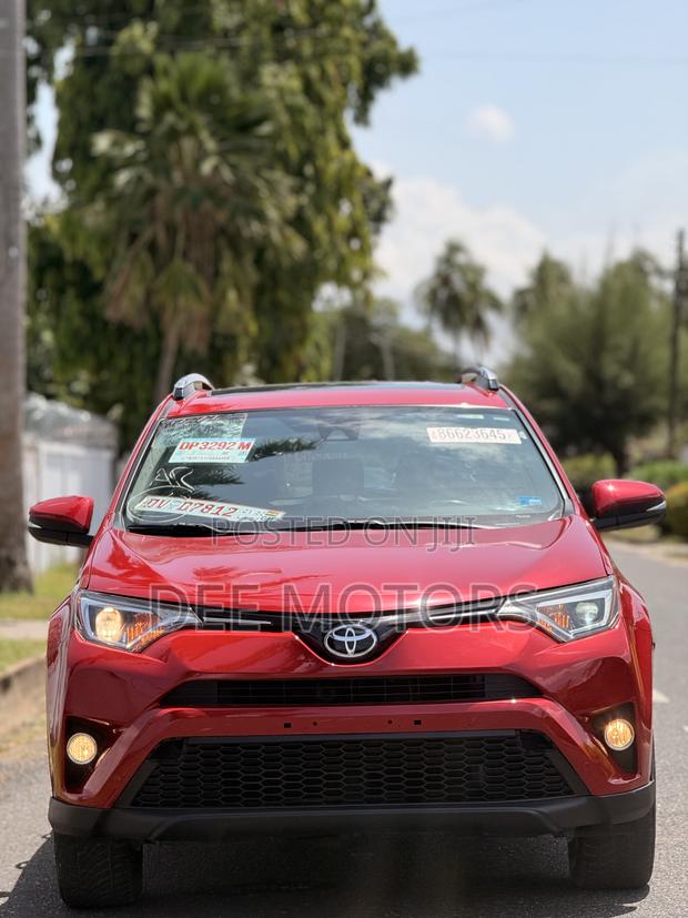 Toyota RAV4 XLE AWD (2.5L 4cyl 6A) 2017 Red