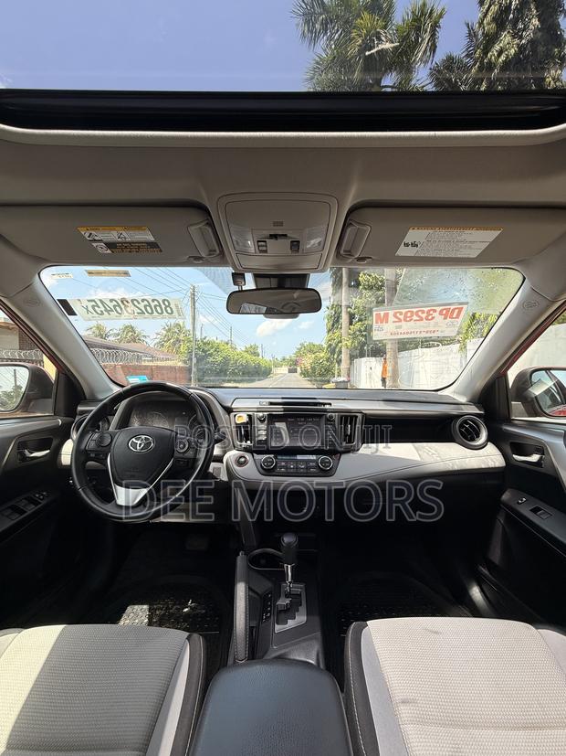 Toyota RAV4 XLE AWD (2.5L 4cyl 6A) 2017 Red