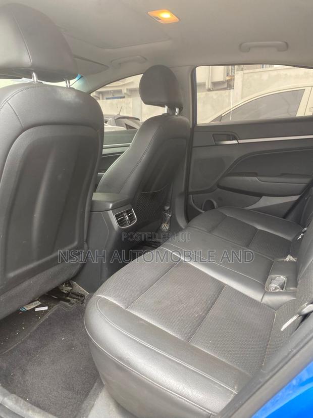Hyundai Avante 2017 Blue