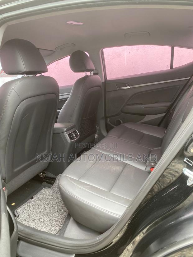 Hyundai Avante 2014 Black