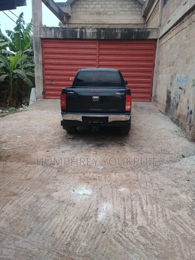 Toyota Hilux 2011 Black