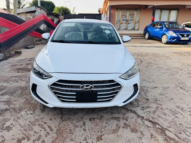 Hyundai Elantra SE 2018 White