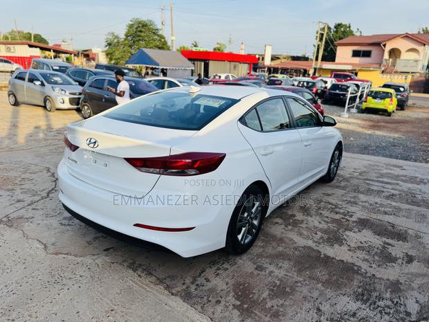 Hyundai Elantra SE 2018 White