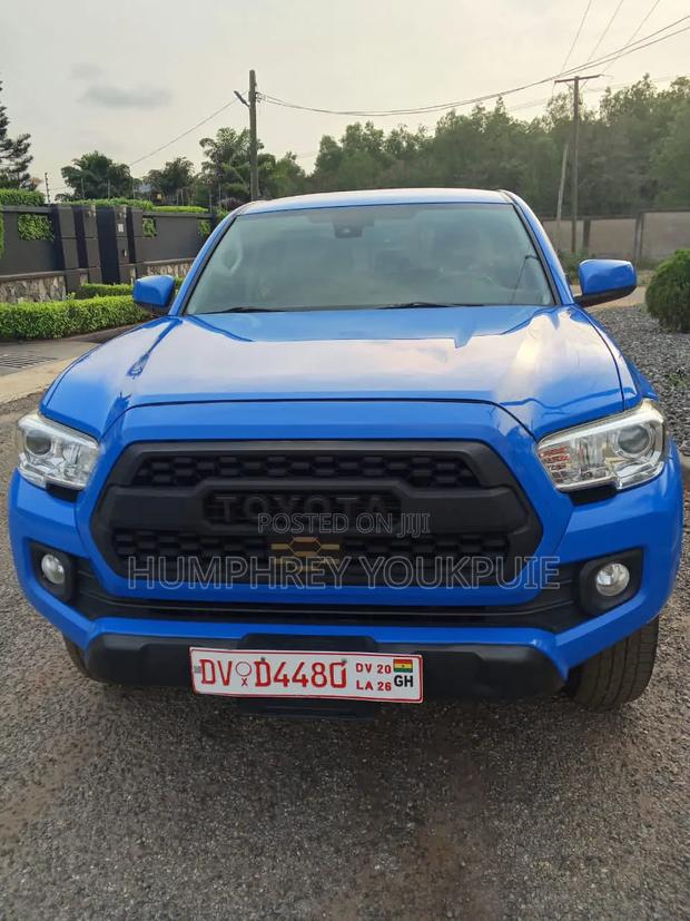 Toyota Tacoma 2020 Blue