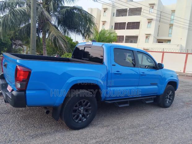 Toyota Tacoma 2020 Blue