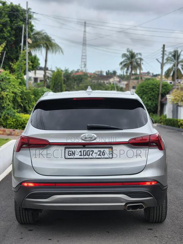 Hyundai Santa Fe SE 2021 Silver