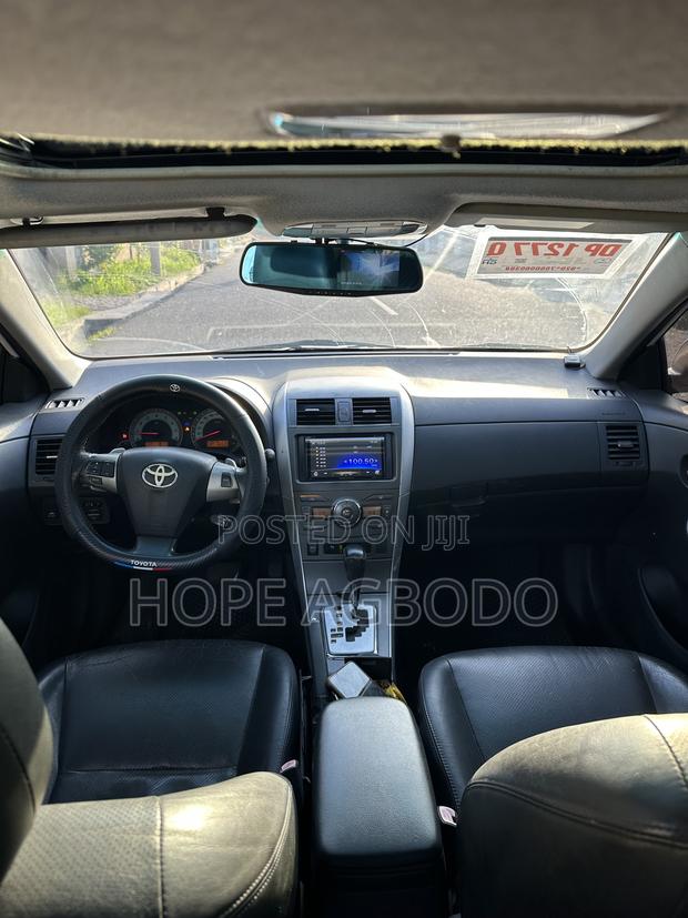 Toyota Corolla S Special Edition 4dr Sedan (1.8L 4cyl 4A) 2013 White