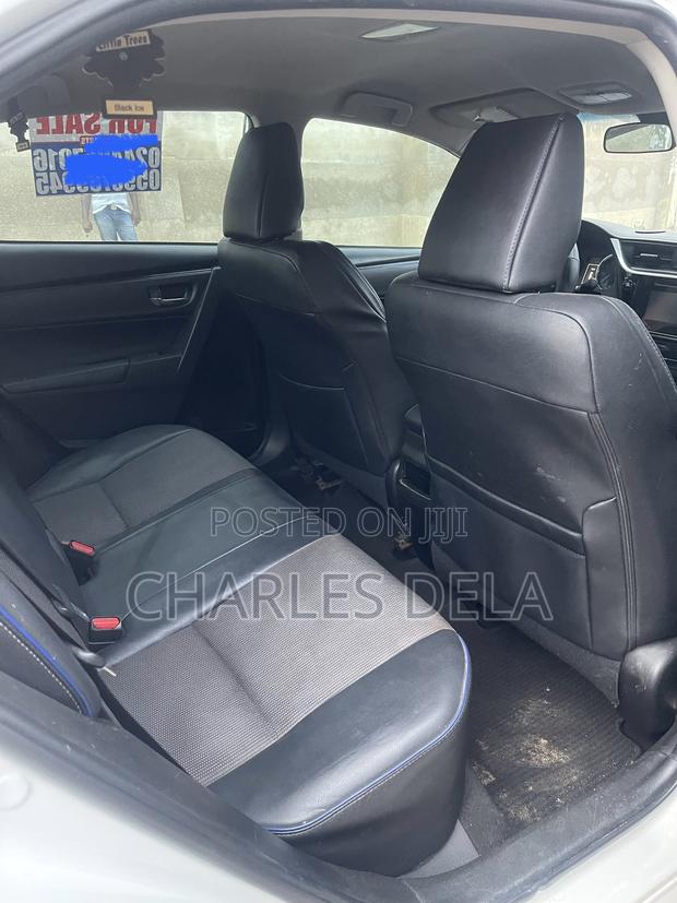 Toyota Corolla SE 4dr Sedan (1.8L 4cyl CVT) 2017 White