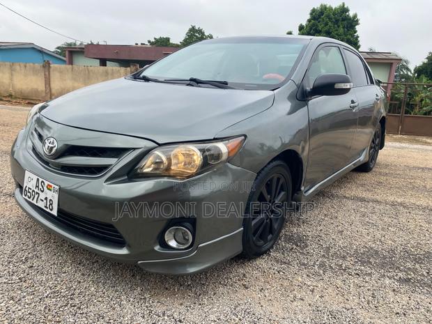 Toyota Corolla 2010 Gray
