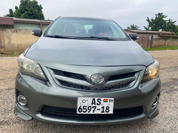 Toyota Corolla 2010 Gray