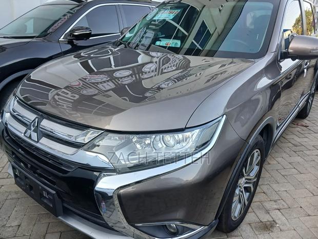 Mitsubishi Outlander 2020 Brown