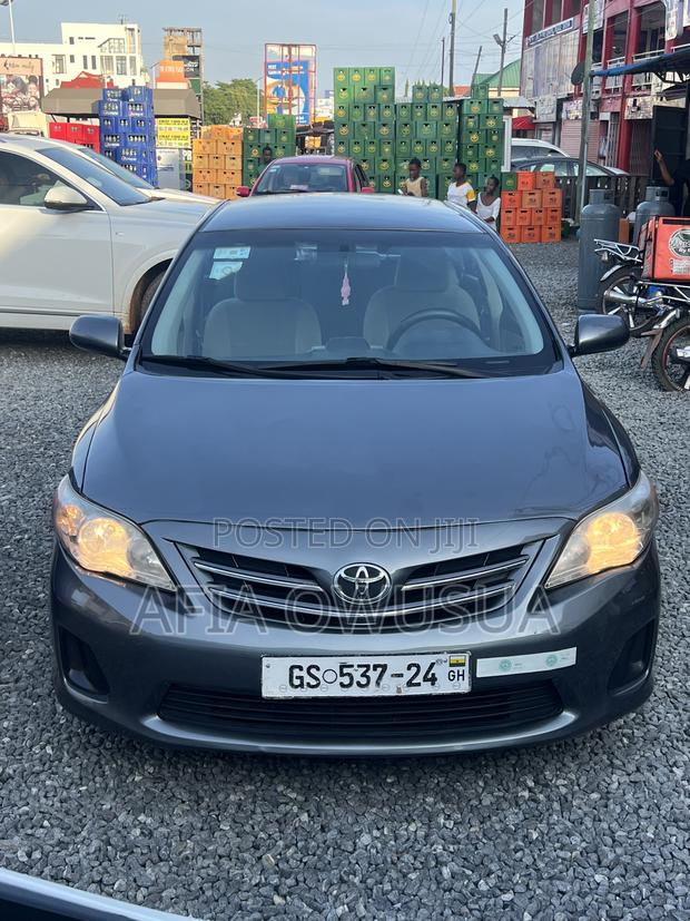 Toyota Corolla LE 4dr Sedan (1.8L 4cyl 4A) 2013 Gray