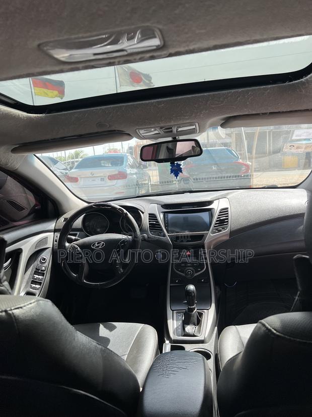 Hyundai Elantra 2014 Red