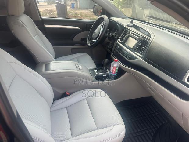 Toyota Highlander LE 2019 Black