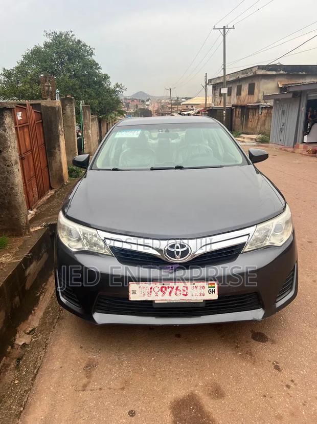 Toyota Camry 2014 Gray