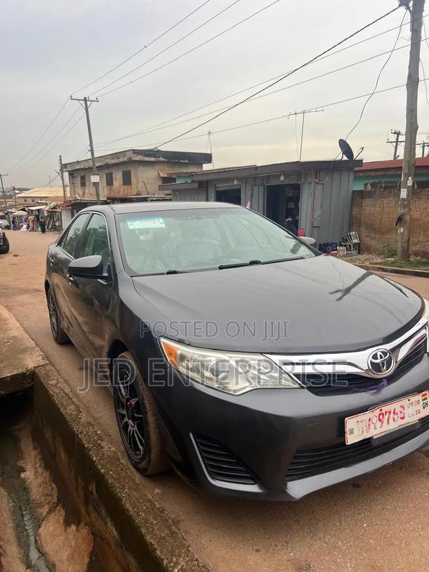 Toyota Camry 2014 Gray