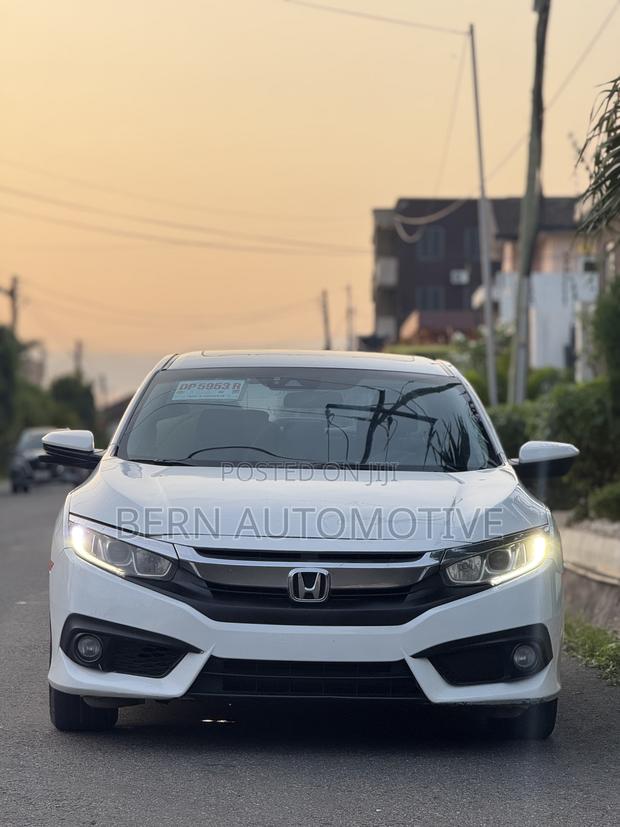 Honda Civic Sport Hatchback 2018 White