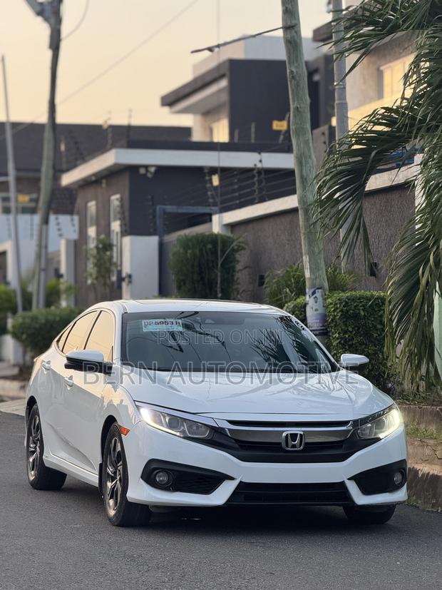 Honda Civic Sport Hatchback 2018 White