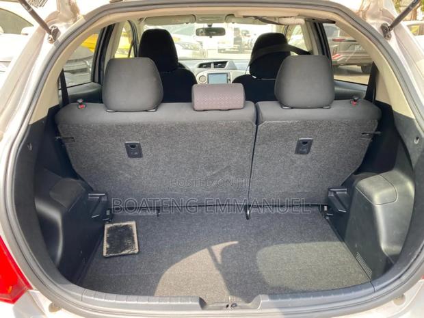 Toyota Vitz 2012 Silver