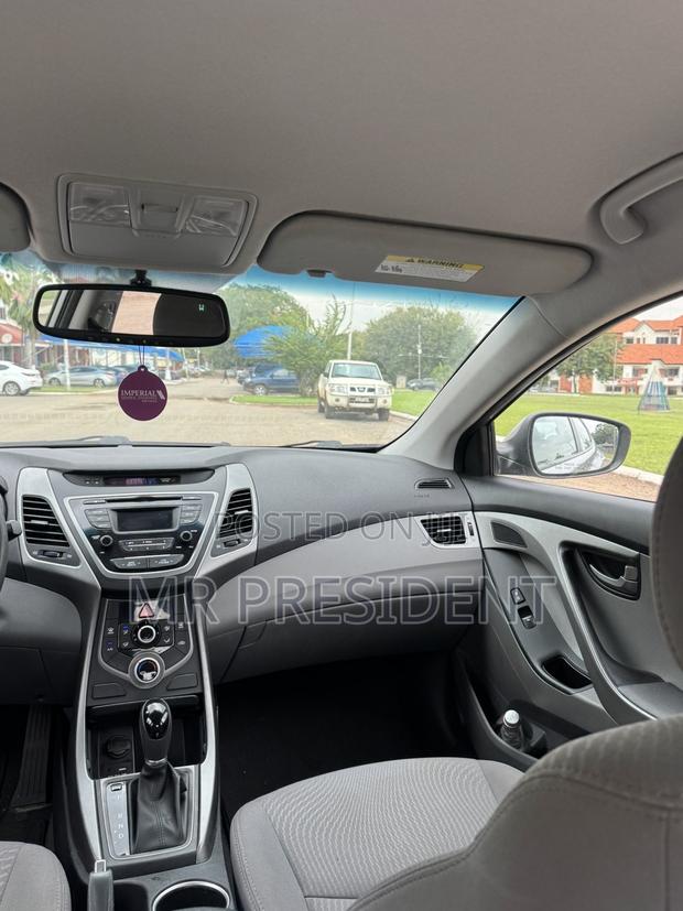 Hyundai Elantra SE Sedan FWD (1.8L 4cyl 6M) 2016 Silver