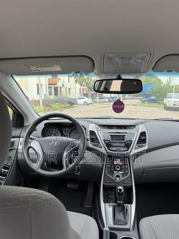 Hyundai Elantra SE Sedan FWD (1.8L 4cyl 6M) 2016 Silver