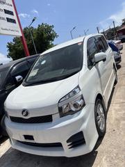 Toyota Voxy 2013 White for sale