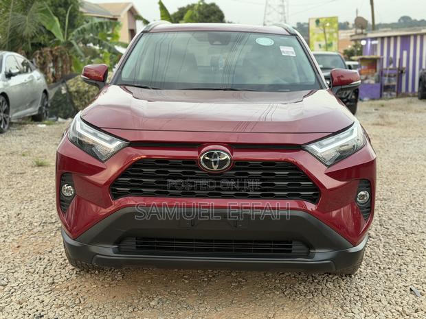 Toyota RAV4 2022 Red
