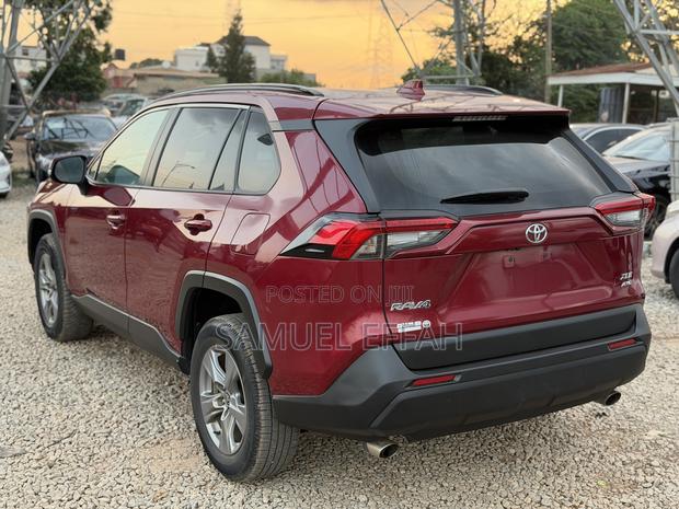 Toyota RAV4 2022 Red