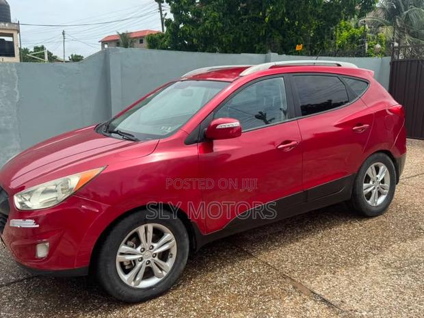 Hyundai Tucson 2013 Red