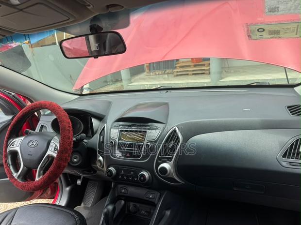 Hyundai Tucson 2013 Red