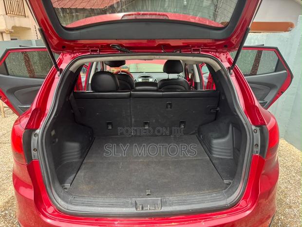 Hyundai Tucson 2013 Red