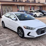 Hyundai Elantra SE 2018 White for sale