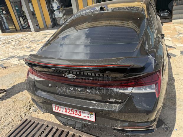Hyundai Elantra Limited 2022 Black