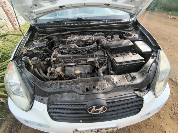Hyundai Accent 2010 White
