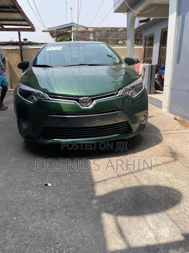 Toyota Corolla 2016 Green