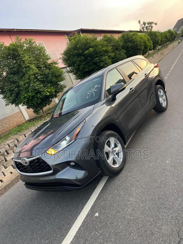 Toyota Highlander LE FWD 2023 Gray