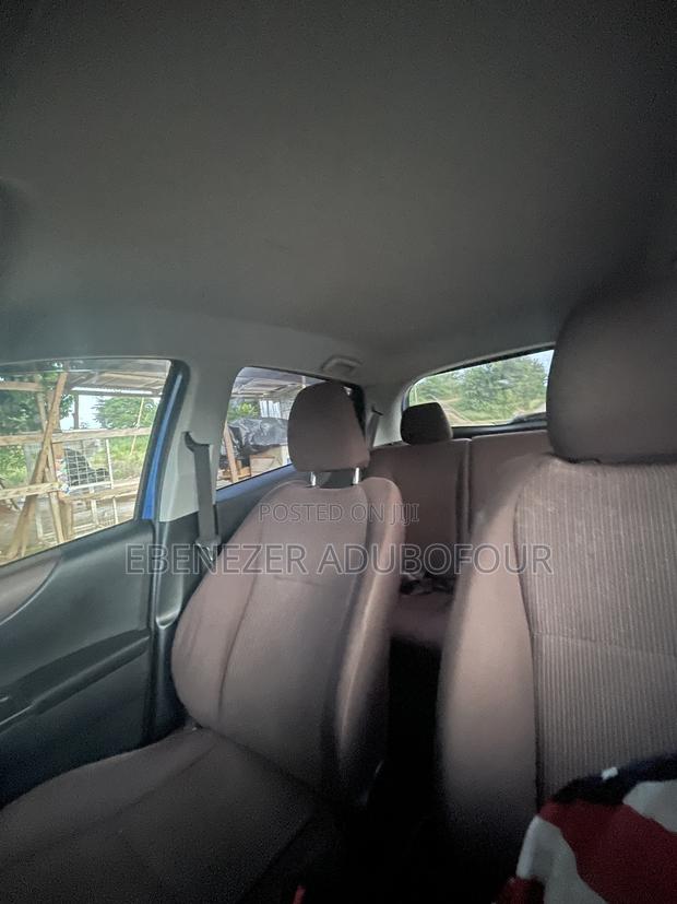 Toyota Vitz 2012 Blue
