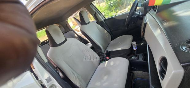 Toyota Vitz 1.3 FWD 3dr 2012 White